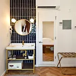 HighRoad Hotel&Hostel DC